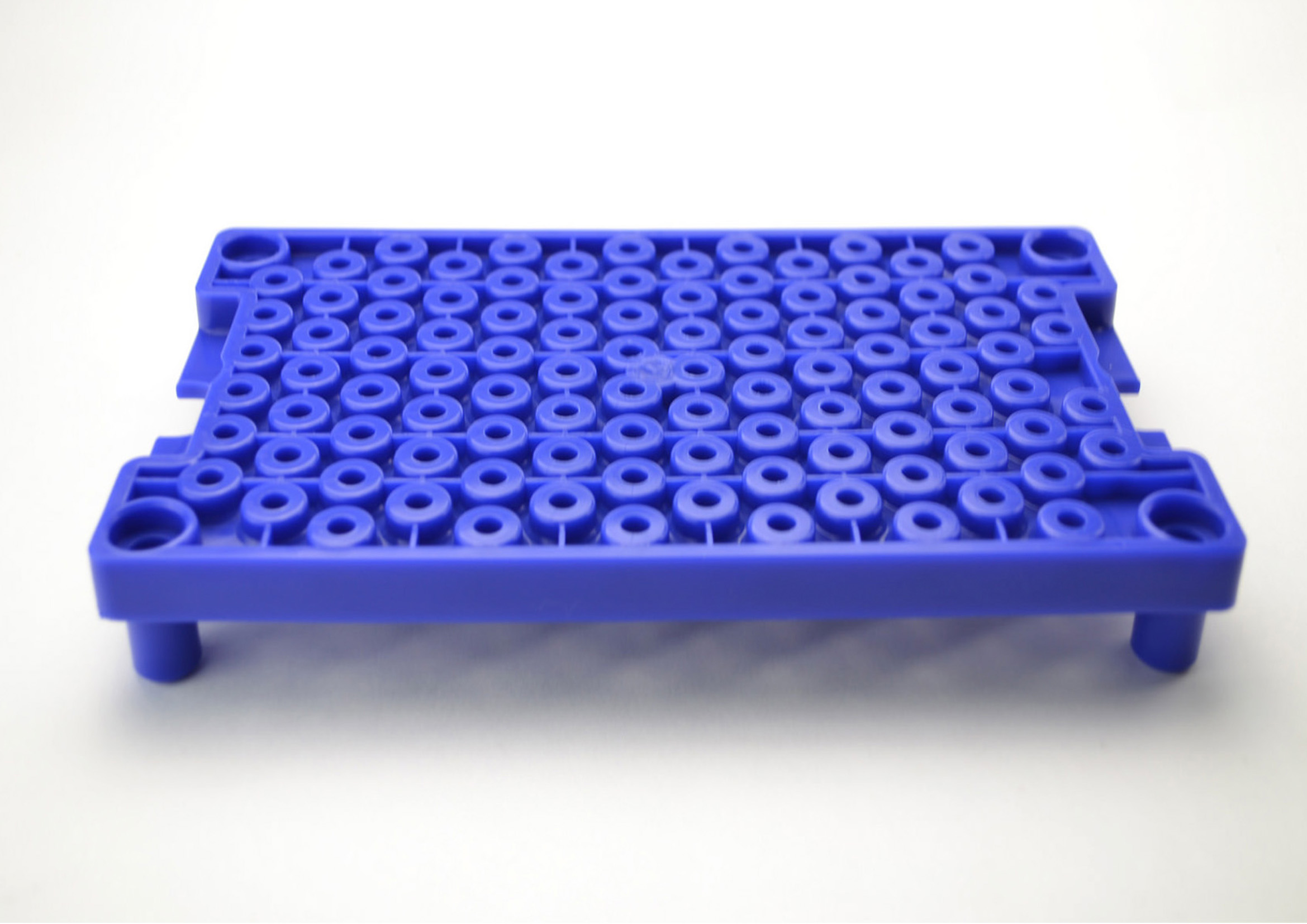 部品搬送用トレー